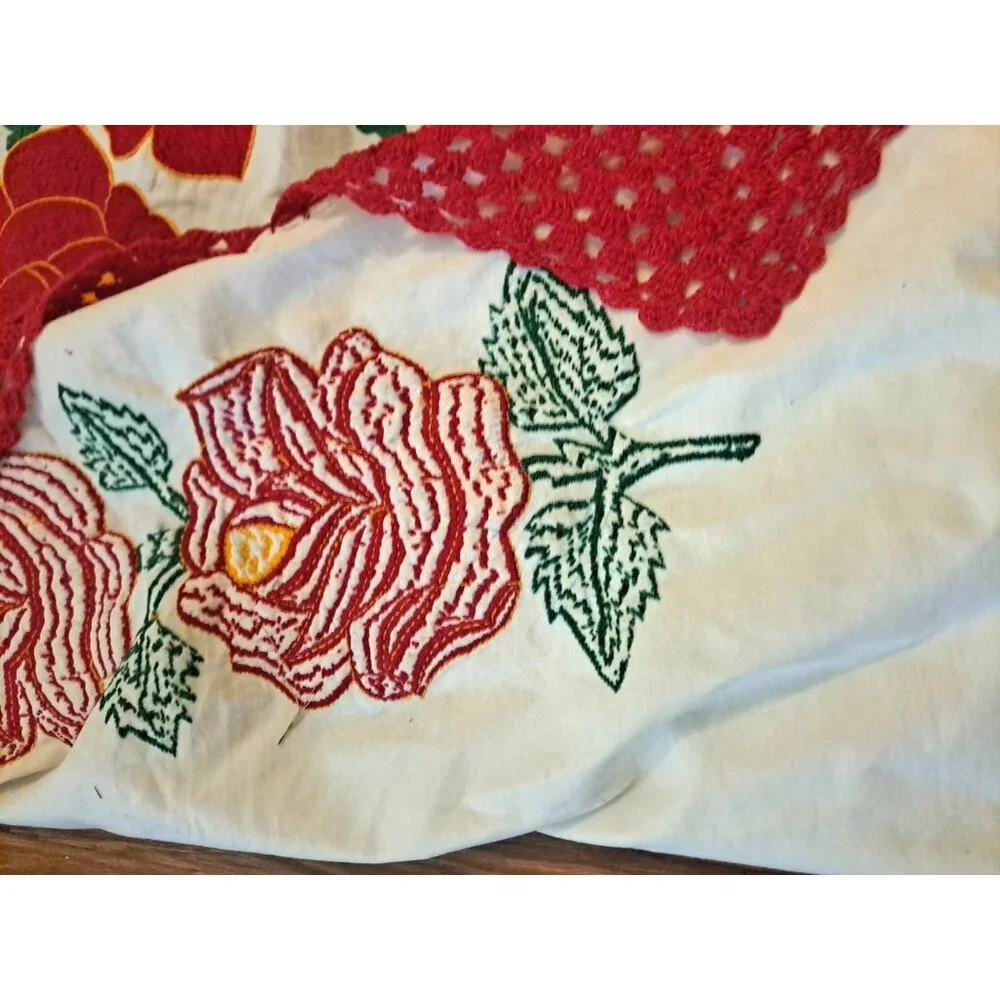Handmade Red Rose Applique Quilt Twin Crochet Lace Trim Country Farmhouse 70x59